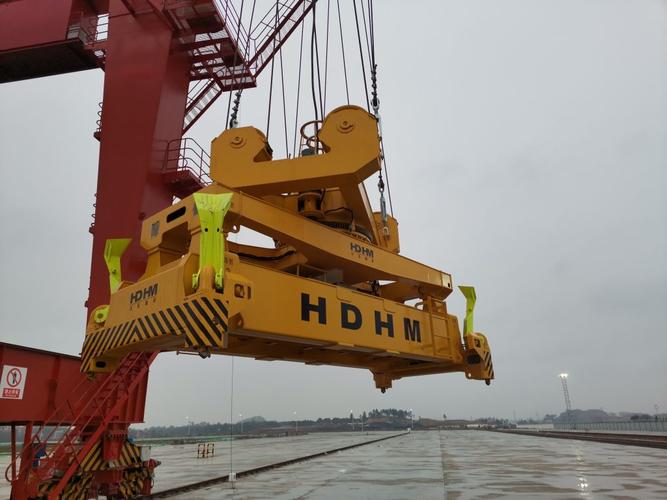 dszx50 集装箱吊具旋转上架 - hdhm集装箱吊具工厂-无锡华东重机吊具